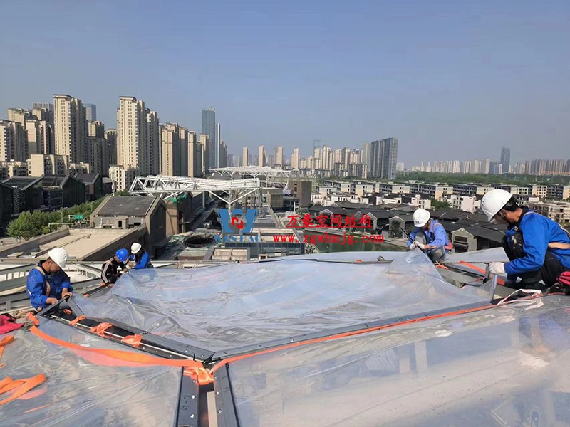 勞動最光榮，致敬一線工作者！