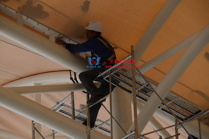 浙江真愛毯業科技有限公司廠房三屋面膜結構工程完工大吉！