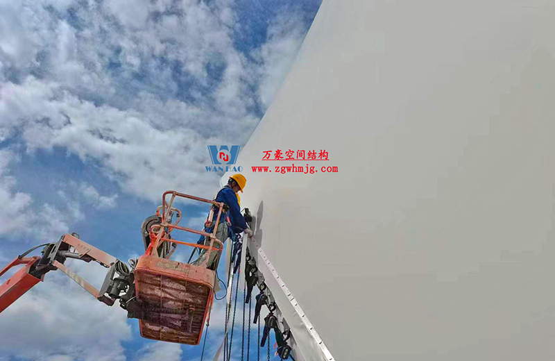 陜西定邊馬蓮灘沙漠公園鋼膜結構工程“奮力快跑”，工程“進度條”刷新了!