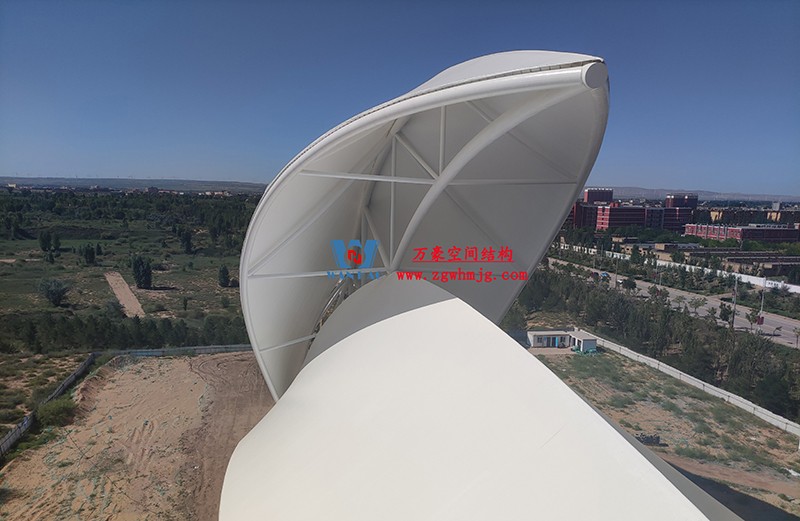 陜西定邊馬蓮灘沙漠公園鋼膜結構工程“奮力快跑”，工程“進度條”刷新了!