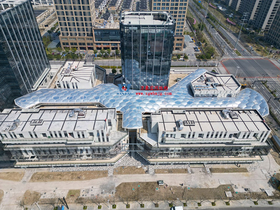 已完工，這個ETFE氣枕商業天幕閃亮登場！