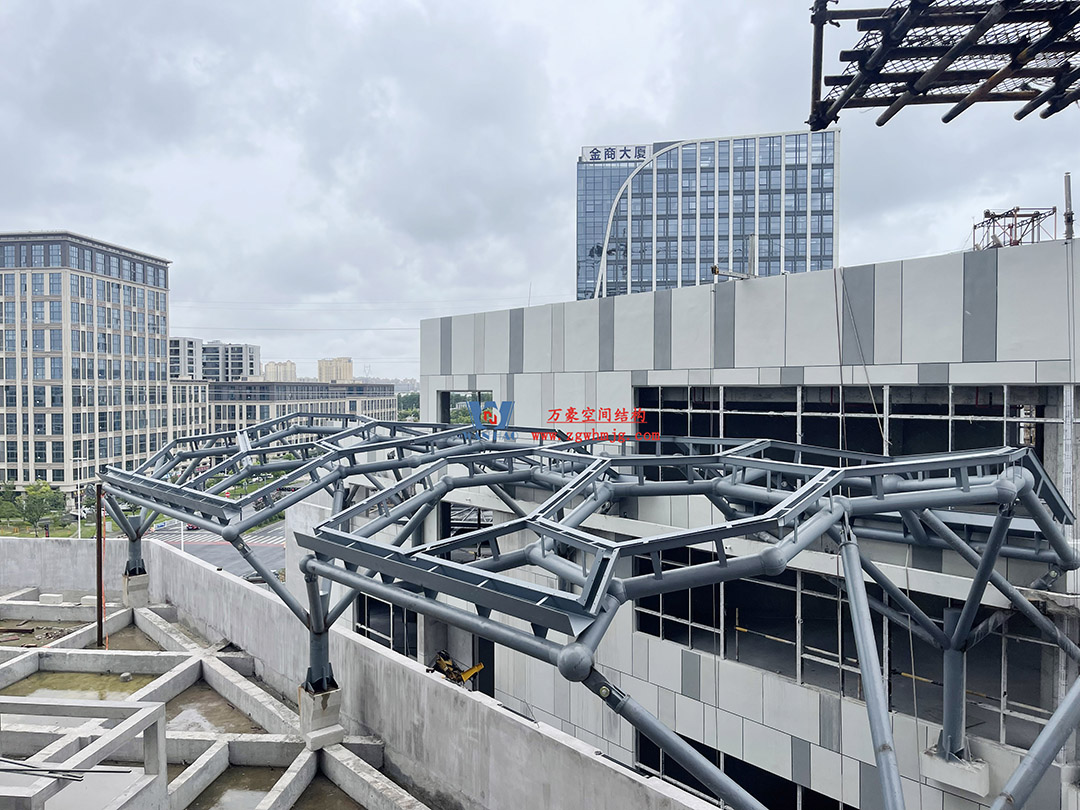 已完工，這個ETFE氣枕商業天幕閃亮登場！