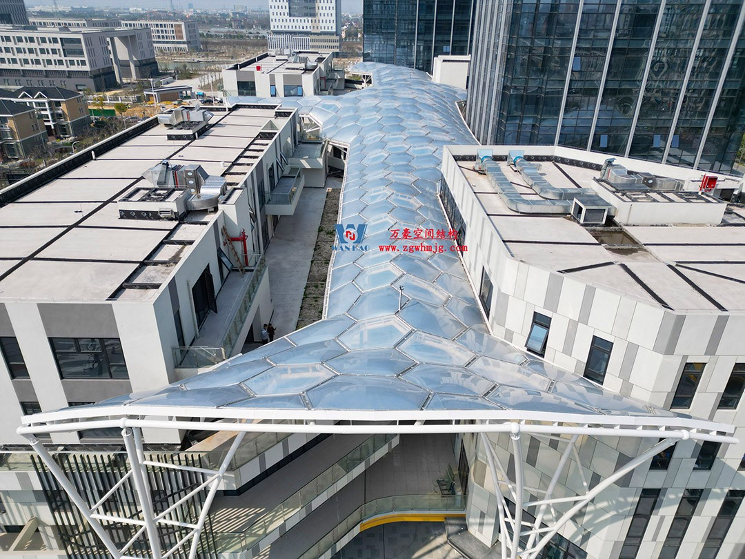 已完工，這個ETFE氣枕商業天幕閃亮登場！