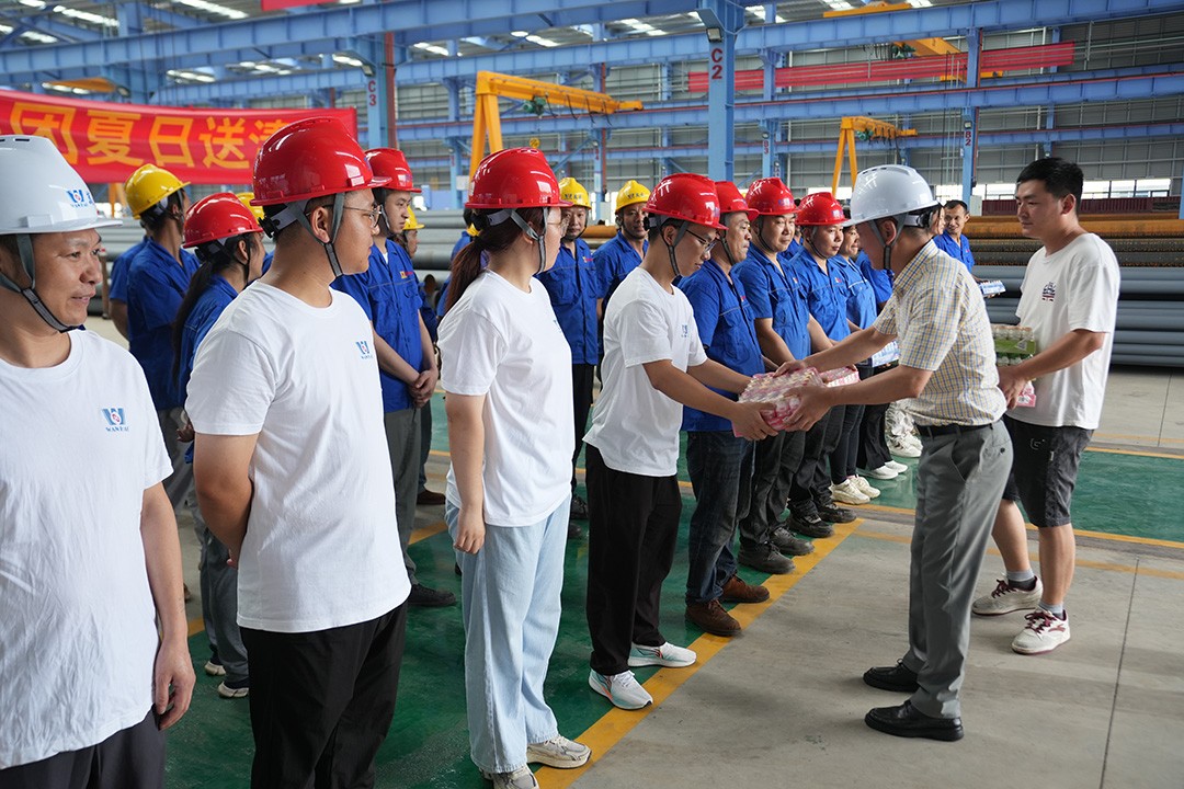 解暑“涼”方|萬(wàn)豪開展“夏日送清涼”慰問(wèn)活動(dòng)