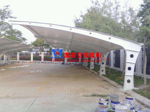 膜結構車棚多少錢