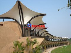 膜結(jié)構(gòu)的膜是預(yù)制的嗎?膜結(jié)構(gòu)車棚的常用膜材有哪些？