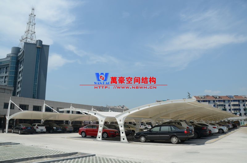 膜結構車棚