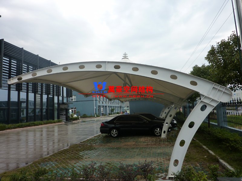 膜結(jié)構(gòu)車(chē)棚隔熱性能