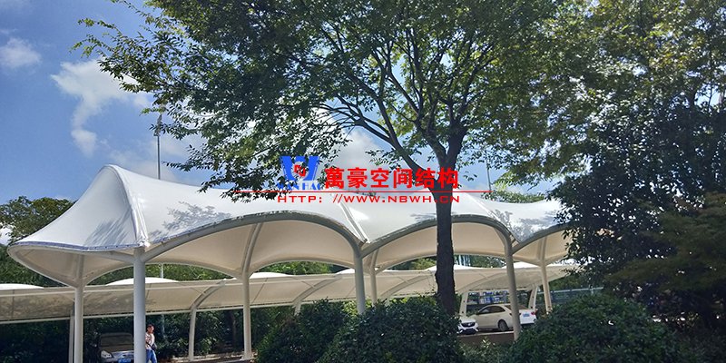 車棚膜結構